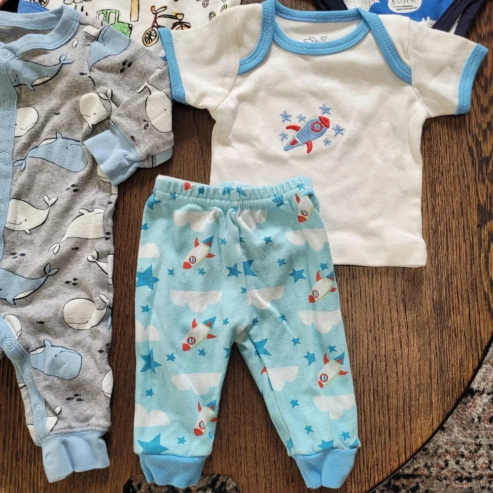 Bundle/Lot of Boy's Clothes Size Infant Boy's 3 Months